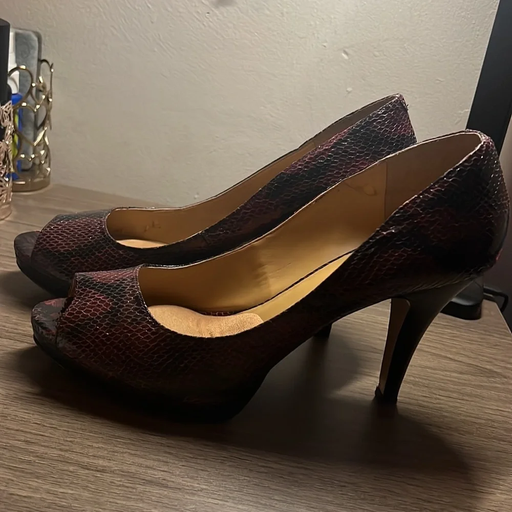 NINE WEST - Picture 3 of 8